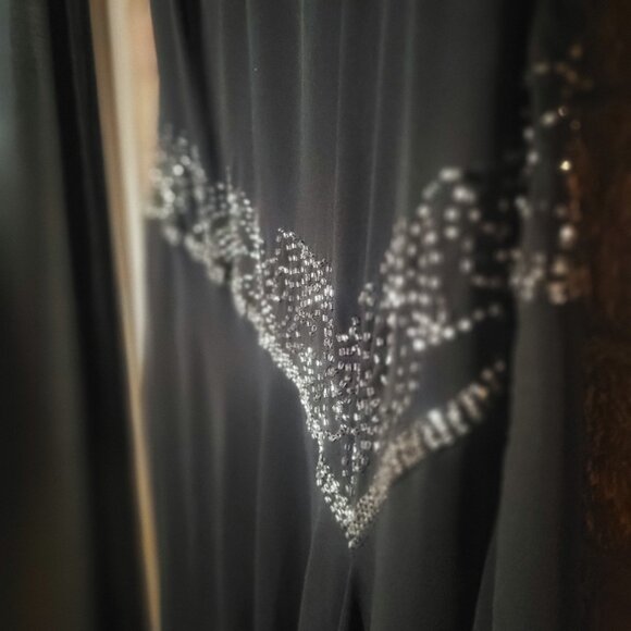 Alex Evenings Black Chiffon Drop Waist Bead Embellished Open Neck Gown - Sz 14 - Picture 8 of 16